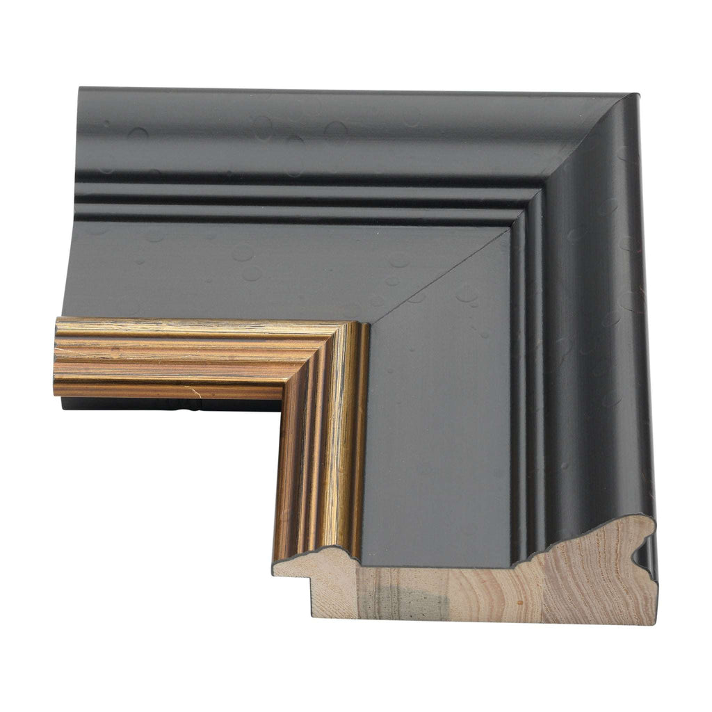 1068 - Antique Black w/Dark Gold Lip