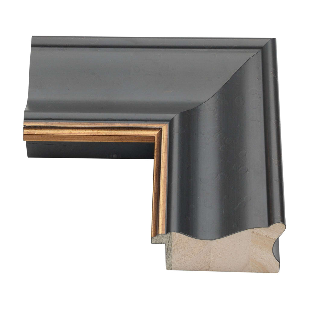 1069 - Antique Black w/Gold Lip